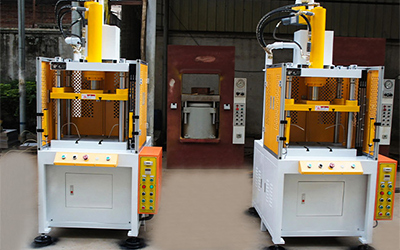 Advantages Of Different Devices Of Four-Column Hydraulic Press